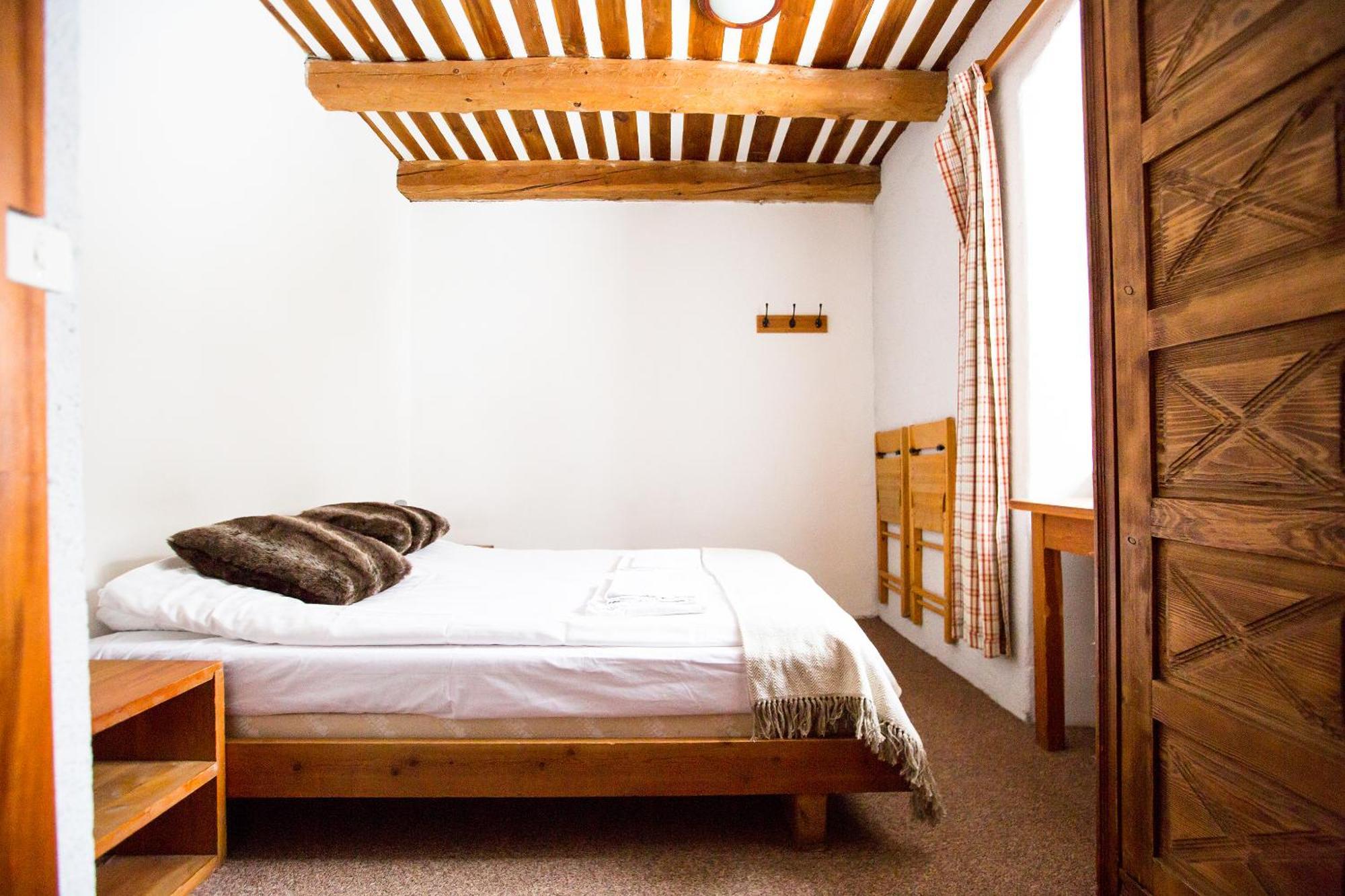 Langley Hotel La Vieille Ferme 라살르레알프 객실 사진