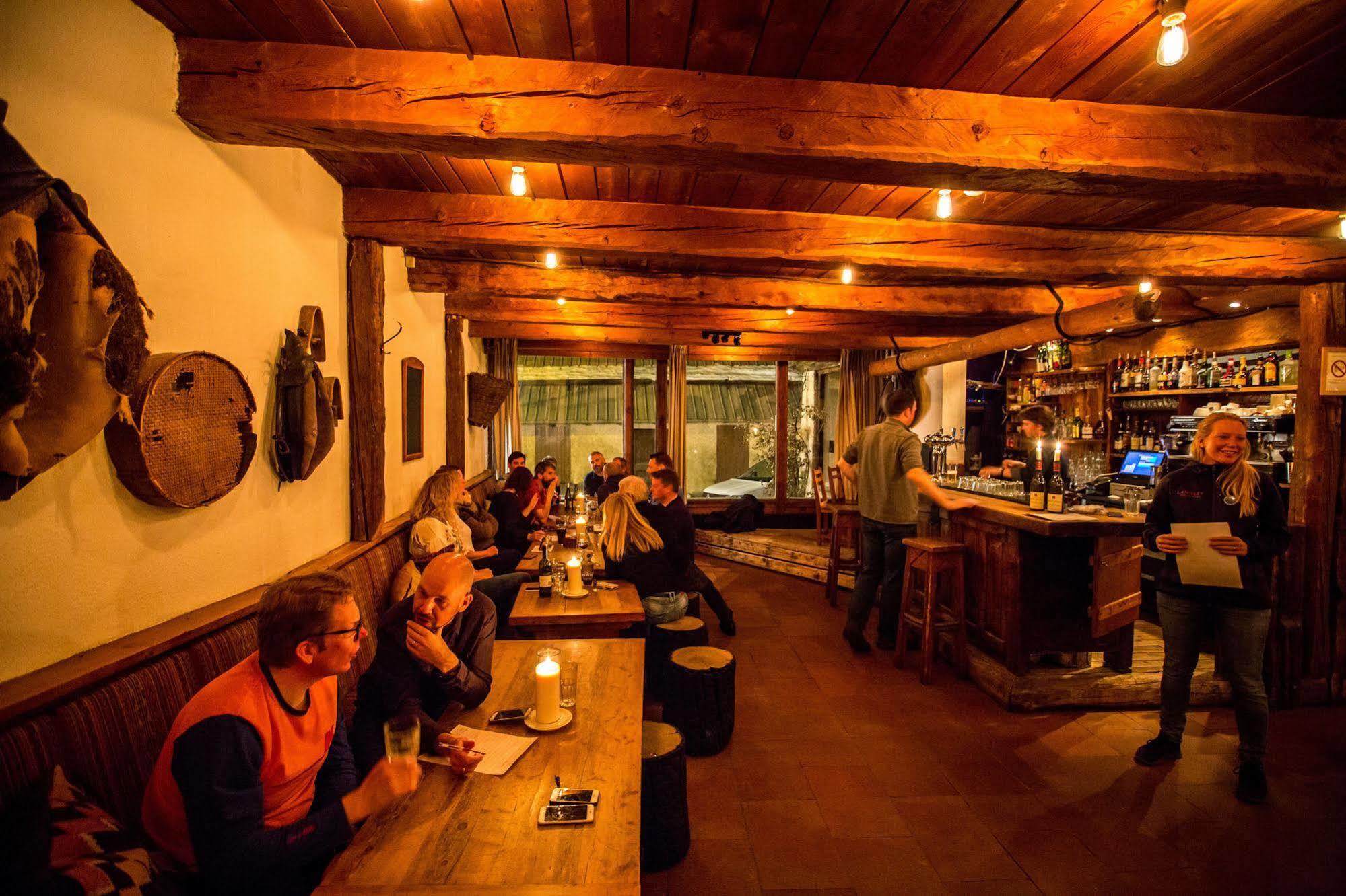 Langley Hotel La Vieille Ferme 라살르레알프 외부 사진