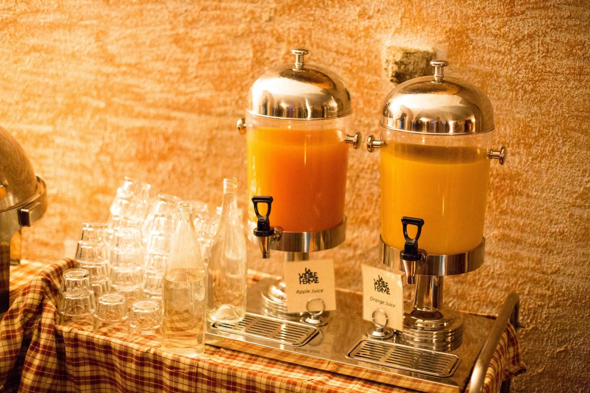 Langley Hotel La Vieille Ferme 라살르레알프 외부 사진