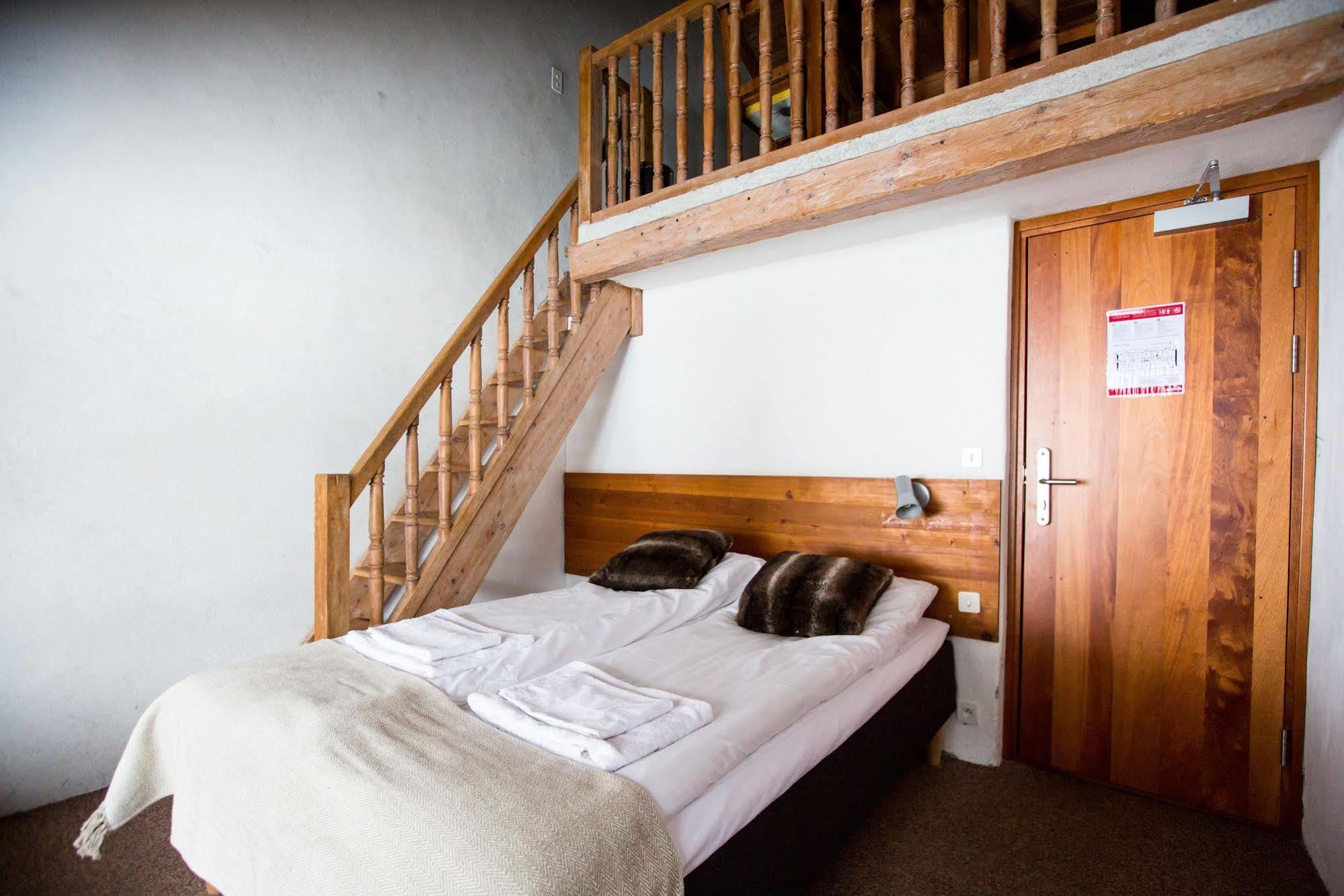 Langley Hotel La Vieille Ferme 라살르레알프 외부 사진